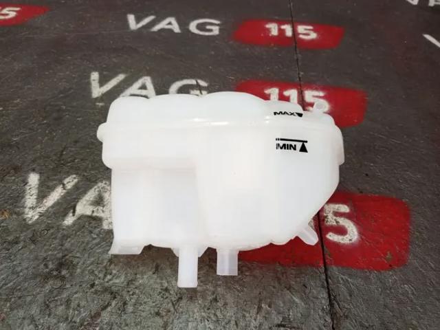 Бачок розширювальний 4B0121403 VAG