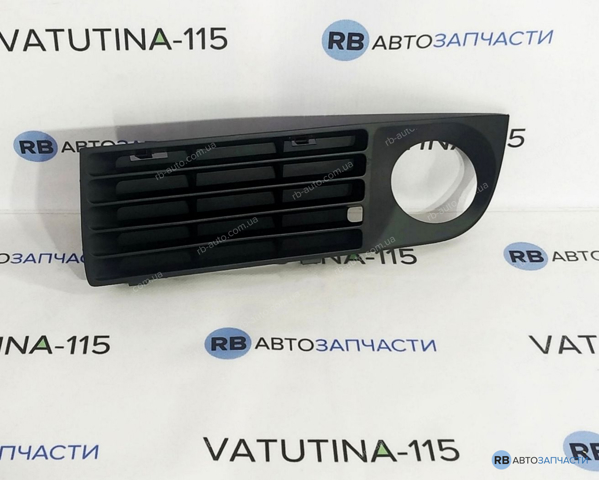 Решітка переднього бампера, ліва 4D0853635B3FZ VAG