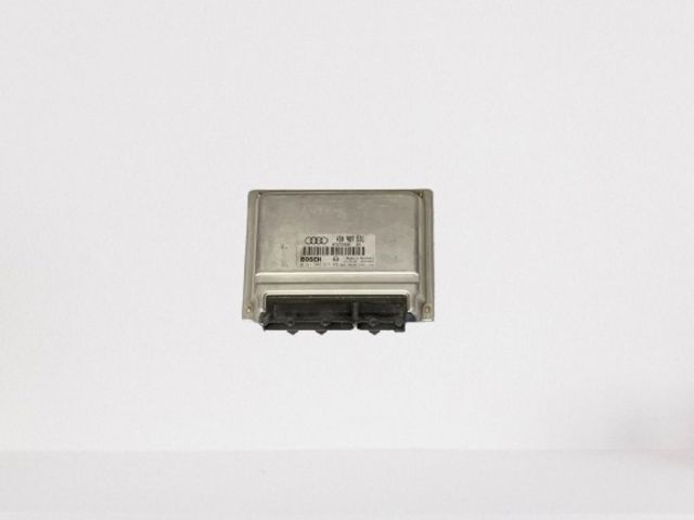 Модуль управління двигуном 4D0907551 VAG