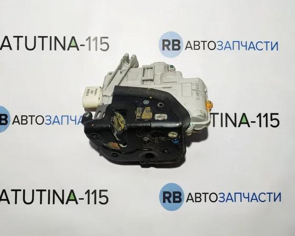 Замок задньої дверї, правої 4F0839016A VAG