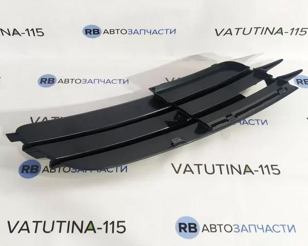 Решітка переднього бампера, права 4G0807682F9B9 VAG
