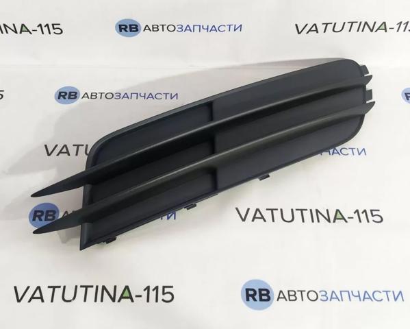 Решітка переднього бампера, права 4G0807682F9B9 VAG