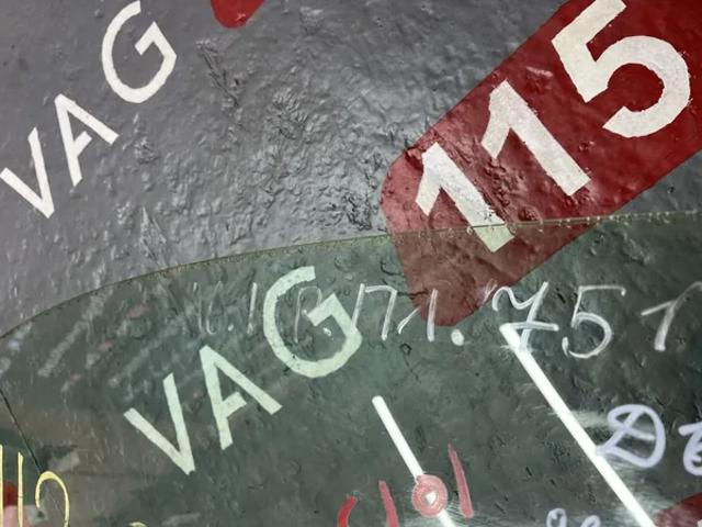 Скло передніх дверей, лівих 4G0845021C VAG