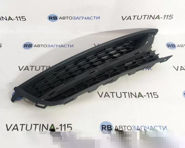 Решітка переднього бампера, права 561853666C9B9 VAG