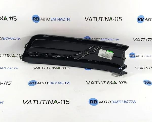 Решітка переднього бампера, ліва 561854661LRYP VAG