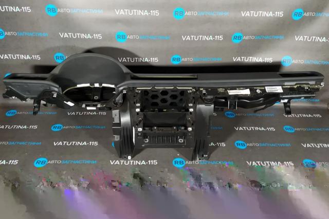 Передня панель 561857003M81X VAG