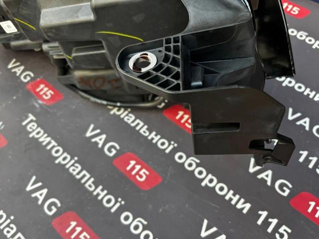 Основна фара в зборі ліва 561941035B VAG