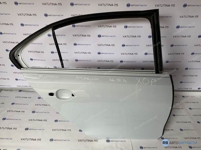 Двері задні, праві 5C6833056A VAG