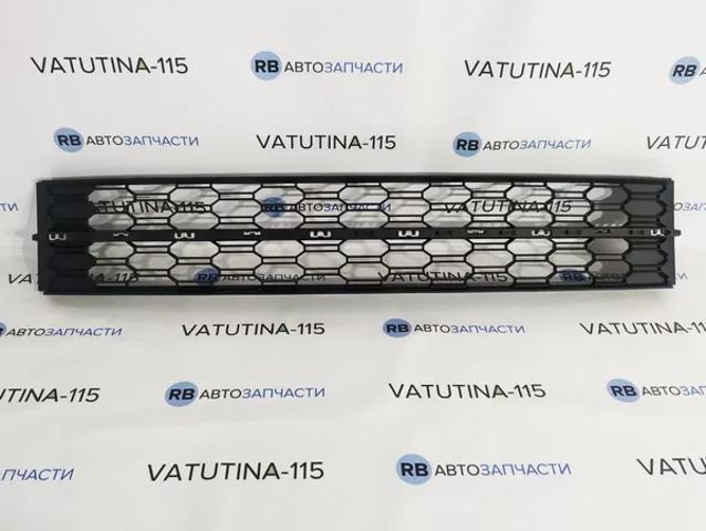 Решітка переднього бампера, центральна 5E0853677K9B9 VAG