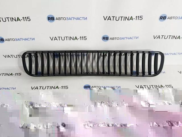 Решітка переднього бампера, центральна 5J08536779B9 VAG