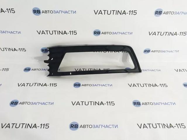 Решітка переднього бампера, права 5JA8076829B9 VAG