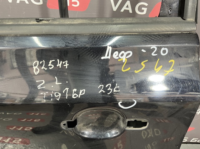 Двері пасажирськи задні ліві 5N0833055A VAG