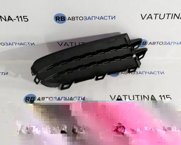Решітка протитуманних фар ліва 5N0853665D9B9 VAG