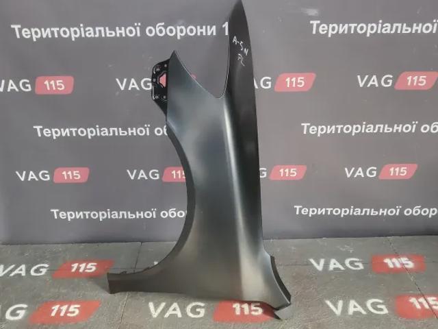 Бічна частина передня ліва 692301J POLCAR