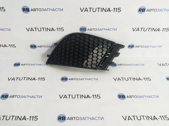 Решітка переднього бампера, права 6L68536669B9 VAG