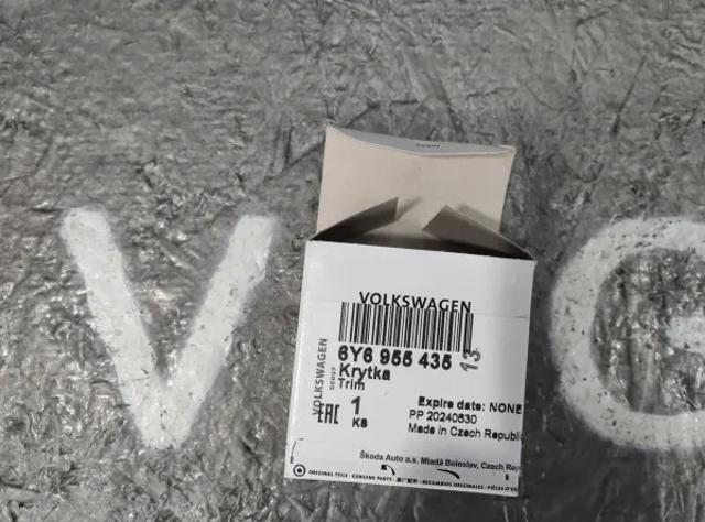Важіль-поводок двірника заднього скла 6Y6955435 VAG