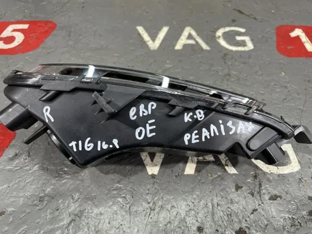 Фара протитуманна, права 7E0941662A VAG