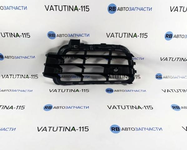 Решітка переднього бампера, права 7P68546629B9 VAG