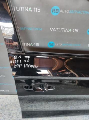 Пасажирські передні двері 80A831052K VAG