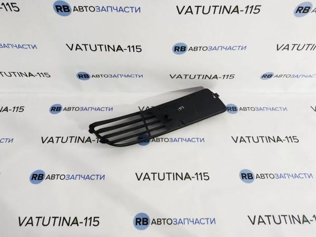 Решітка переднього бампера, ліва 8D0807345C3FZ VAG