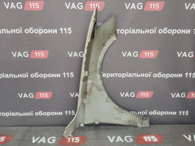 Бічна частина передня ліва 8R0821105A VAG