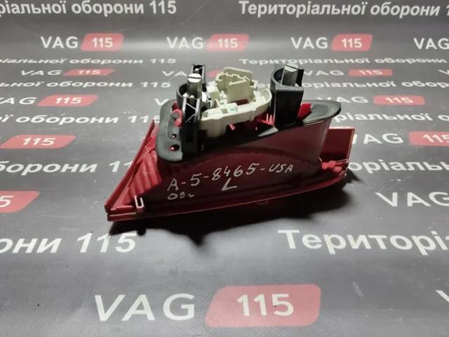 Задня ліва внутрішня фара 8T0945093 VAG