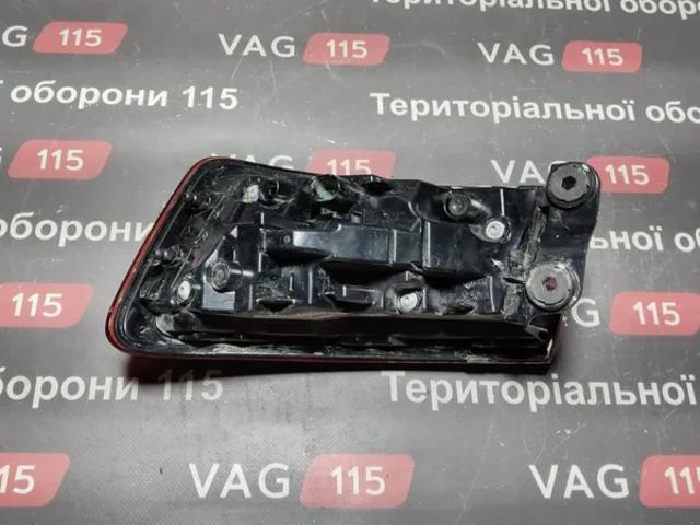 Задній лівий зовнішній ліхтар 8V5945069A VAG