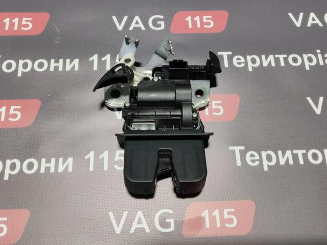 Замок дверей багажника 8W0827503 VAG