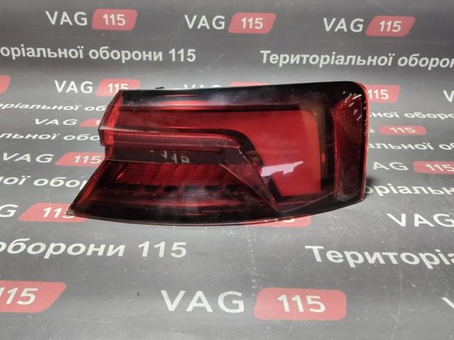 Фара задня права зовнішня 8W6945092H VAG