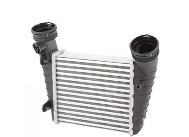 Радіатор інтеркулера DAW004TT THERMOTEC