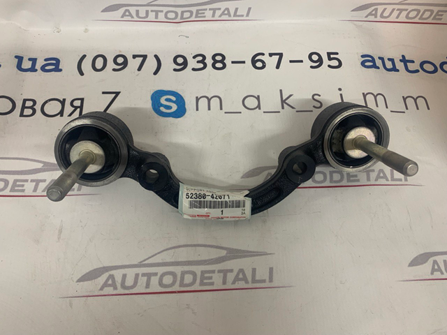 Траверса заднього редуктора, передня 5238042071 TOYOTA
