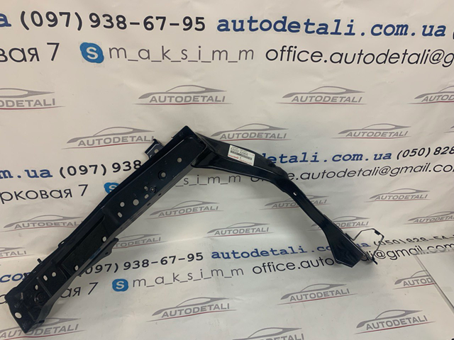 Рамка радіатора права 5320242900 TOYOTA