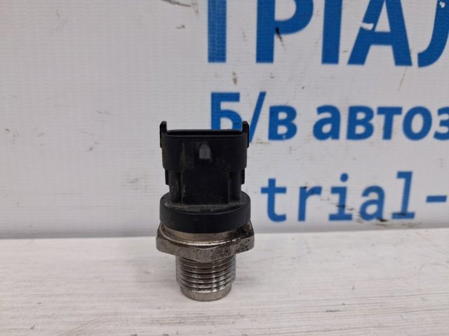 Датчик тиску палива 0281002863 HYUNDAI