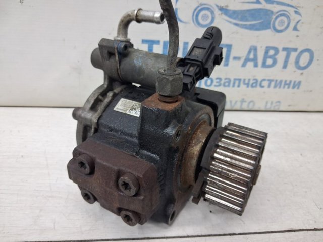Насос паливний високого тиску (ПНВТ) - DIESEL Фольксваген Кадді IV