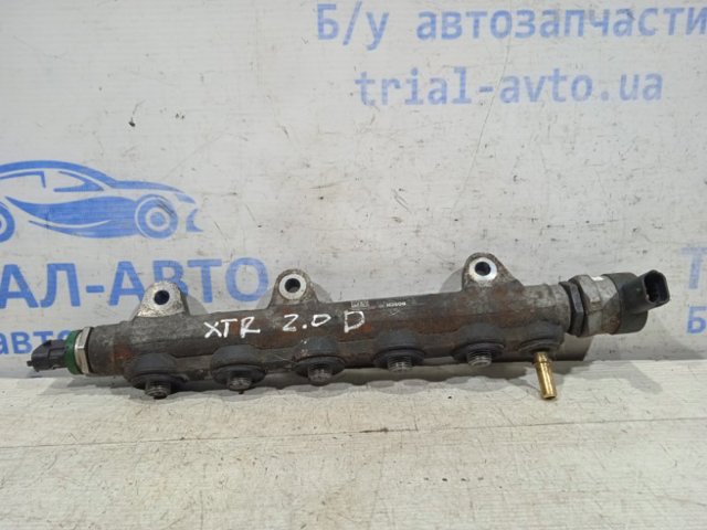 Рампа форсунок системи упорскування палива 0445214155 NISSAN
