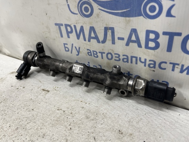 Розподільник палива 04L130089B VAG