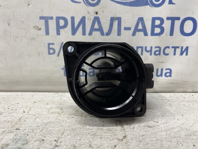 Датчик потоку (витрати) повітря, витратомір MAF - (Mass Airflow) 04L906461B VAG