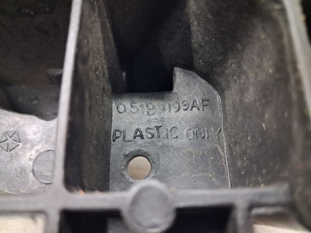 Колектор впускний нижній 05184199AF CHRYSLER