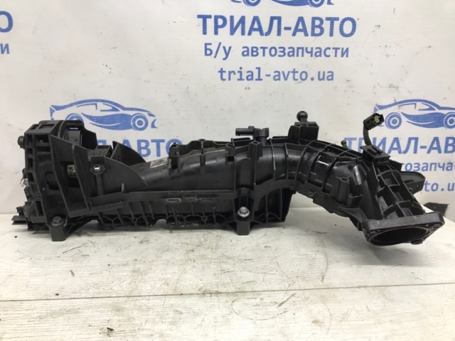 Патрубок дросельний 108452S10 TOYOTA