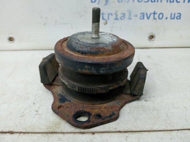 Підвіска двигуна (силового агрегату) 1093A040 MITSUBISHI