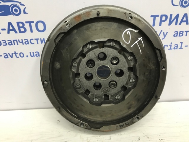Маховик двигуна 1120A202 MITSUBISHI