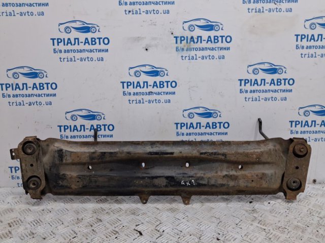 Балка кріплення коробки передач 1173065J00 SUZUKI