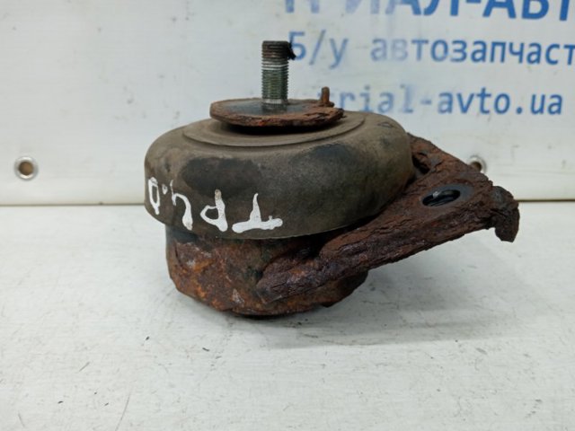 Подушка (опора) двигуна, ліва/права 1236131080 TOYOTA