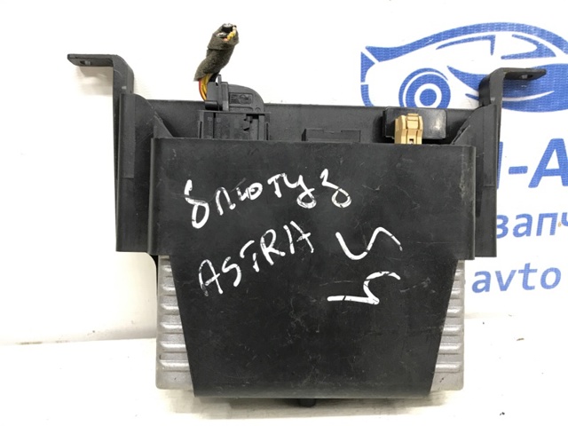 Блок керування Bluetooth 13353284 OPEL