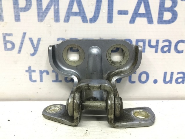 Петля задньої (двостулкової) двері, права верхня 13501714 GM