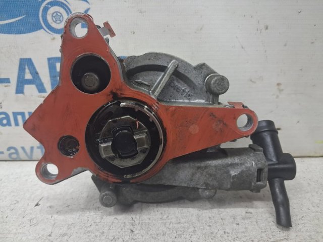 Насос вакуумний 1465000Q1N NISSAN