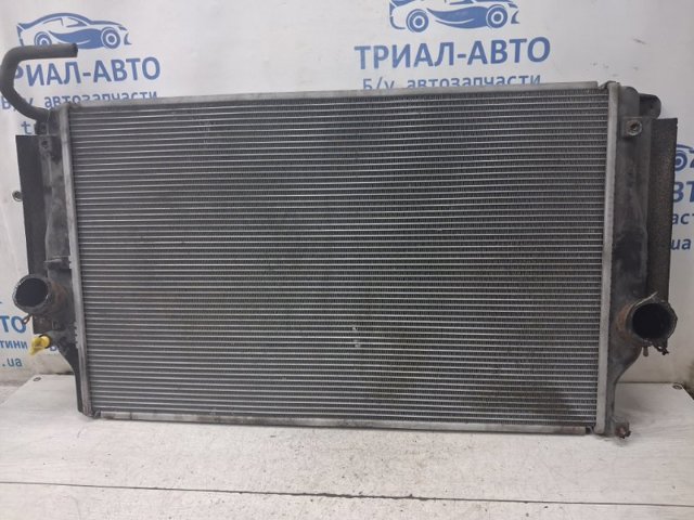 Радіатор водяний 1640026390 TOYOTA