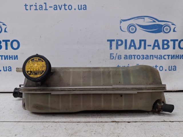 Бачок системи охолодження двигуна розширювальний 164800R010 TOYOTA