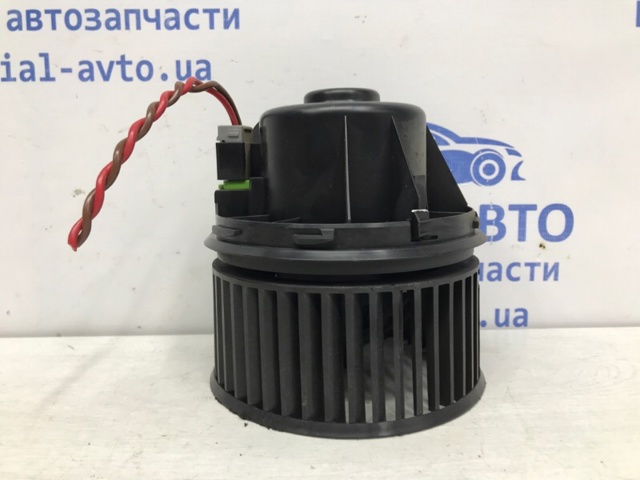 Двигун вентилятора пічки (обігрівача салону) 1696007 FORD