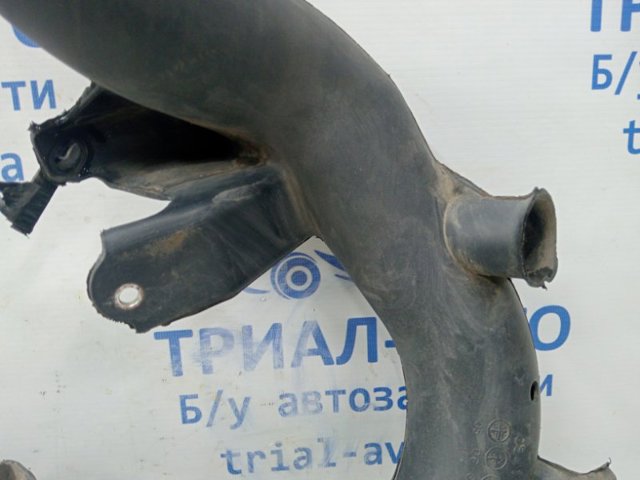 Патрубок повітряний, вхід повітряного фільтра 1775128060 TOYOTA